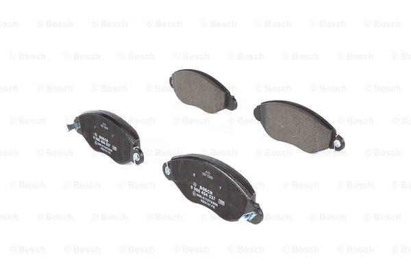 Колодки тормозные (передние) Ford Transit 2.0-2.4 00- (FWD) (Bosch)